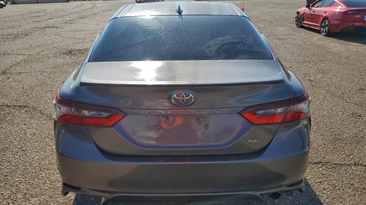 Toyota Camry  2021