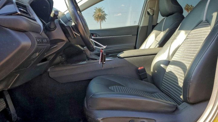 Toyota Camry  2021