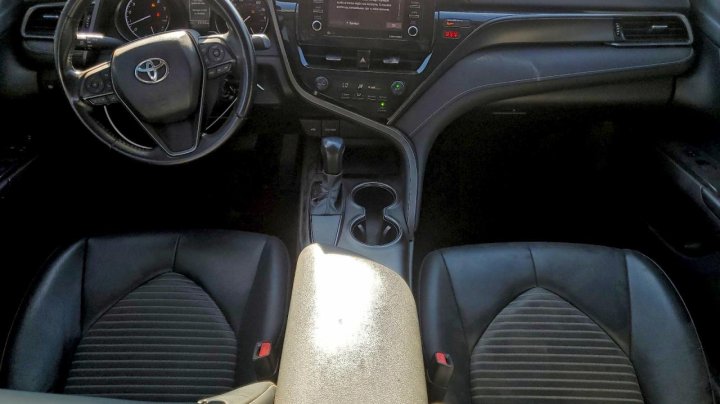 Toyota Camry  2021