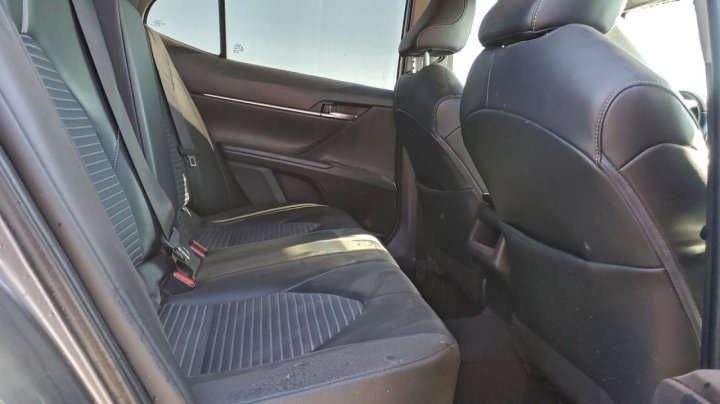 Toyota Camry  2021