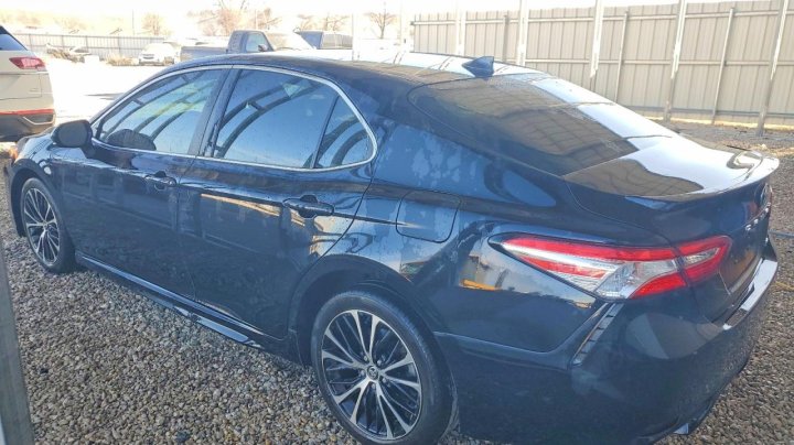 Toyota Camry  2020