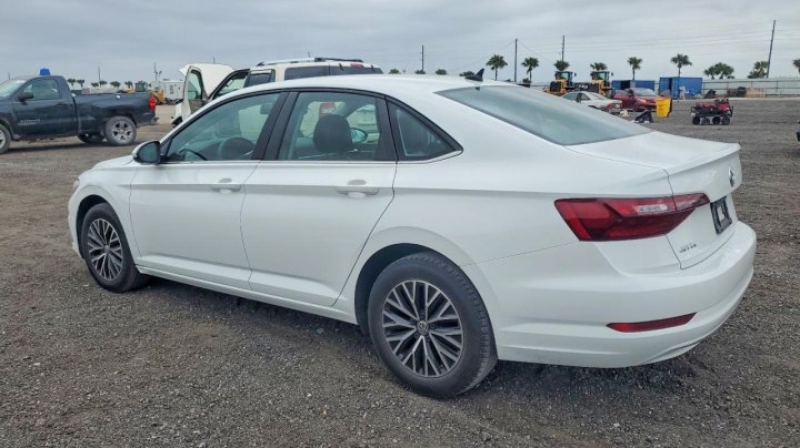 Volkswagen JETTA  2021