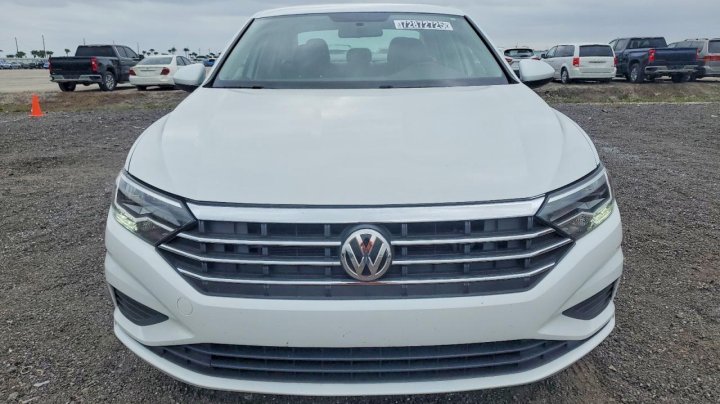 Volkswagen JETTA  2021