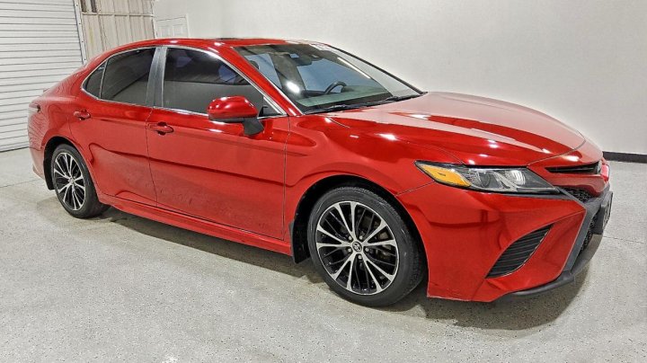 Toyota Camry  2019