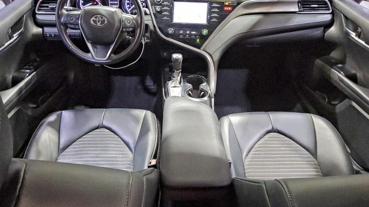 Toyota Camry  2019
