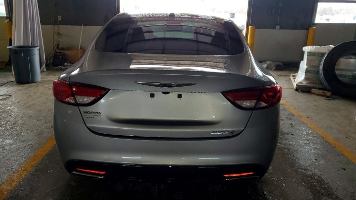 CHRYSLER 200  2016