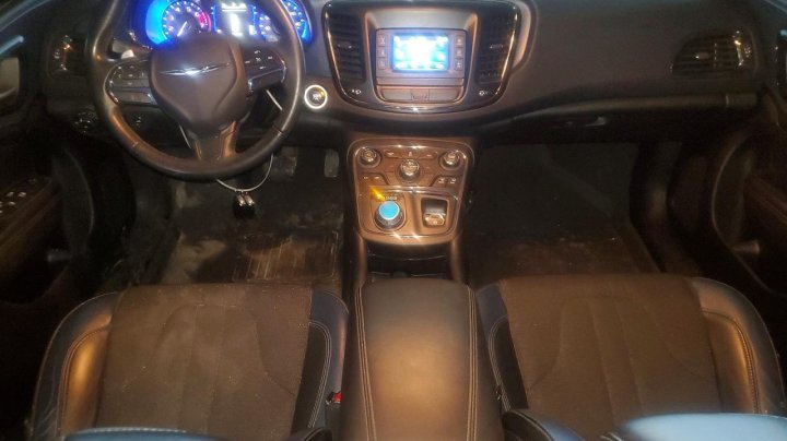 CHRYSLER 200  2016
