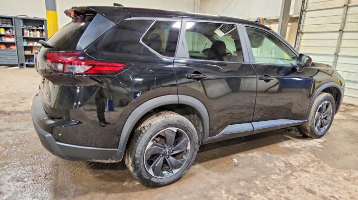 Nissan ROGUE  2024
