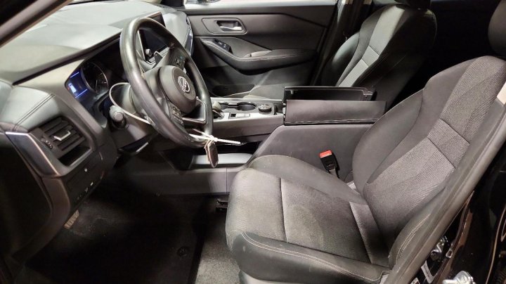Nissan ROGUE  2024