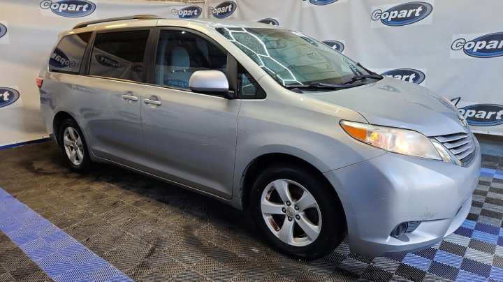 Toyota SIENNA  2017