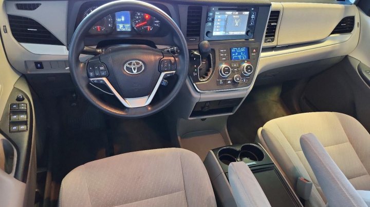 Toyota SIENNA  2017