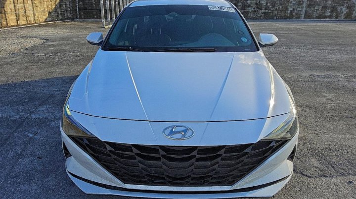Hyundai Elantra  2023