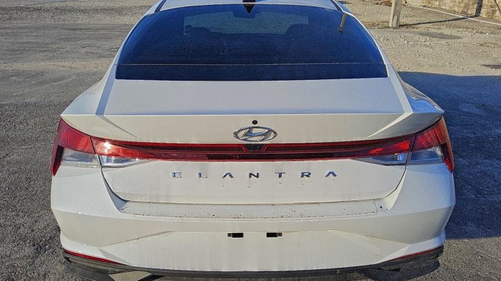Hyundai Elantra  2023