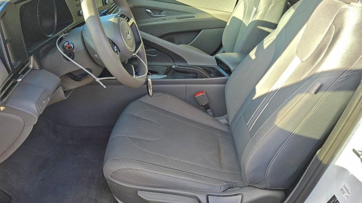Hyundai Elantra  2023