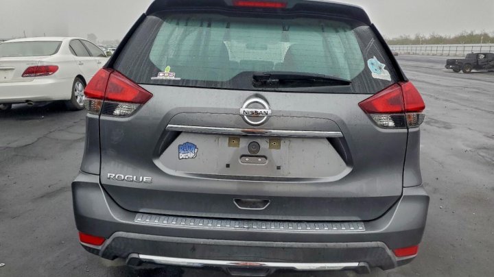 Nissan ROGUE  2018
