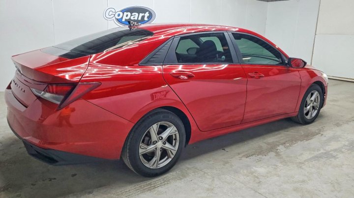 Hyundai Elantra  2021