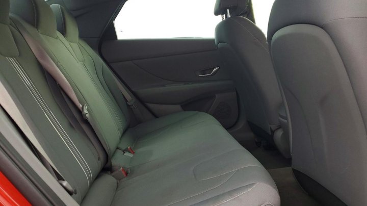 Hyundai Elantra  2021