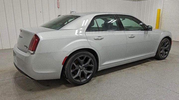 CHRYSLER 300  2021