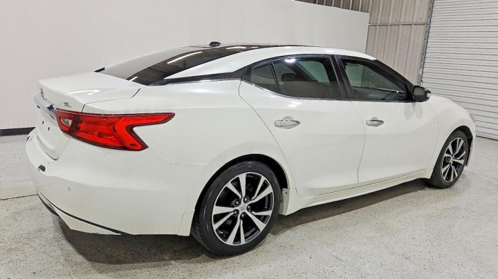 Nissan Maxima  2017