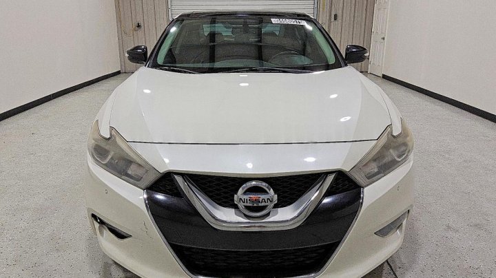 Nissan Maxima  2017