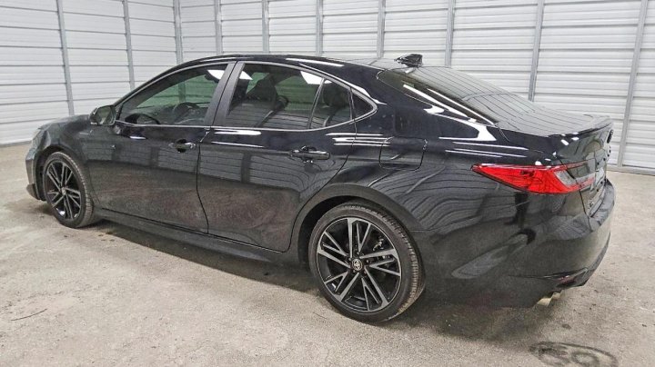 Toyota Camry  2025