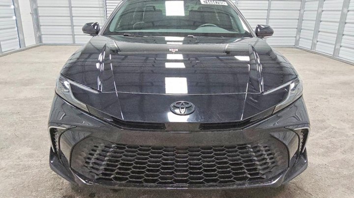 Toyota Camry  2025