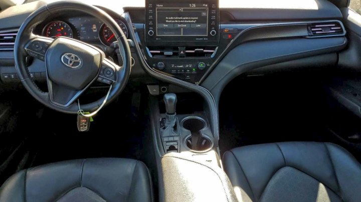 Toyota Camry  2023