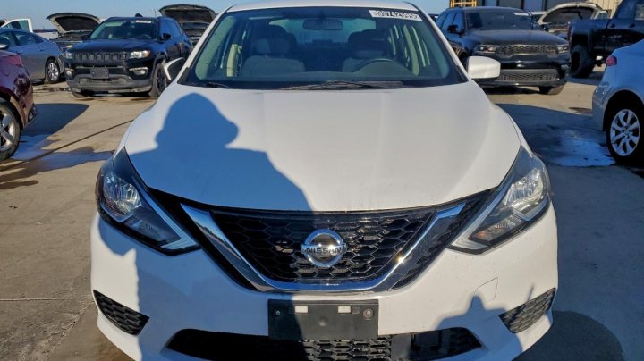 Nissan Sentra  2019
