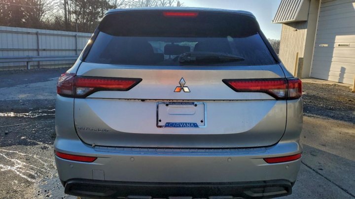 Mitsubishi Outlander  2022