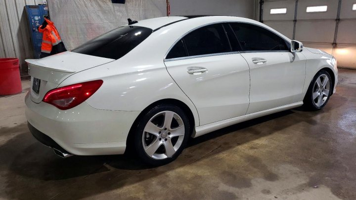 Mercedes-Benz CLA  2015