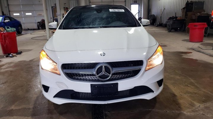 Mercedes-Benz CLA  2015