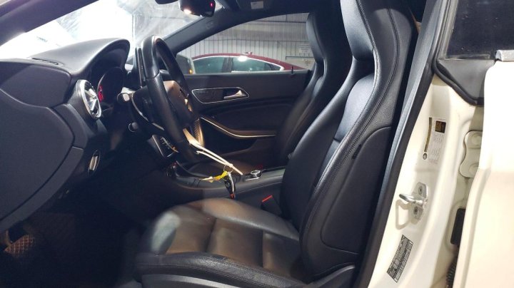 Mercedes-Benz CLA  2015