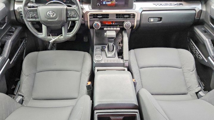 Toyota TACOMA  2024