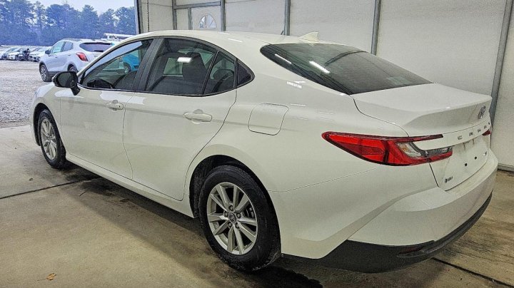 Toyota Camry  2025