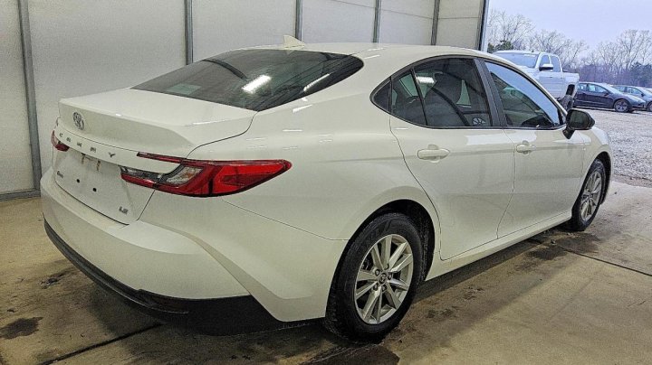 Toyota Camry  2025
