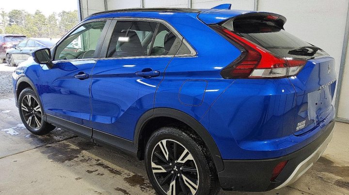 Mitsubishi ECLIPSE CROSS  2024