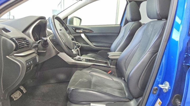 Mitsubishi ECLIPSE CROSS  2024