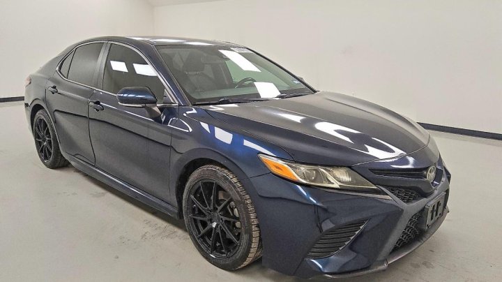 Toyota Camry  2019