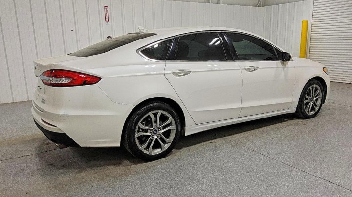 Ford FUSION  2019