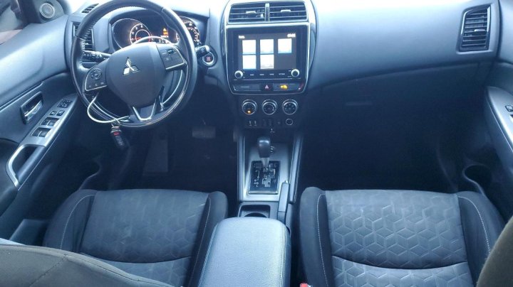 Mitsubishi OUTLANDER SPORT  2020