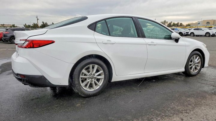 Toyota Camry  2025
