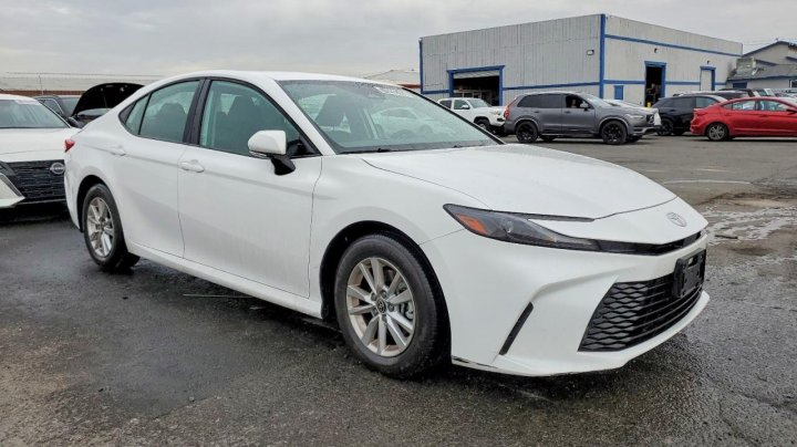 Toyota Camry  2025