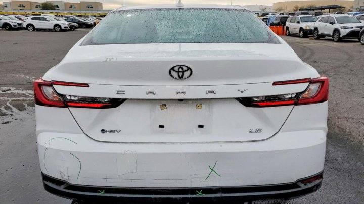 Toyota Camry  2025