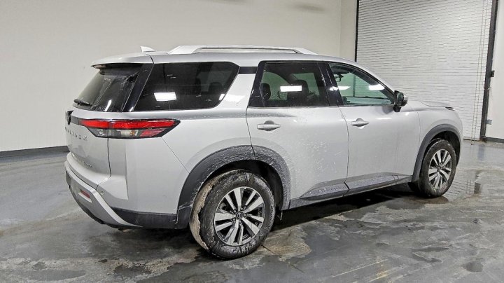 Nissan Pathfinder  2025