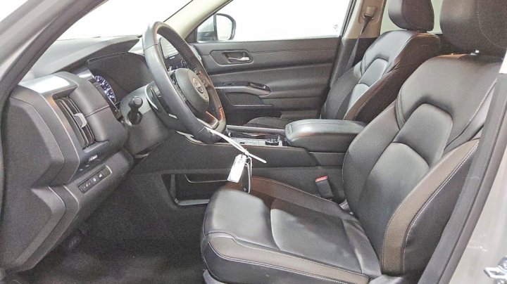 Nissan Pathfinder  2025