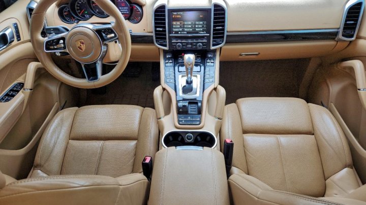 Porsche Cayenne  2016