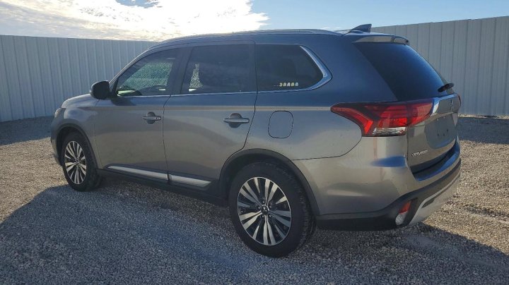 Mitsubishi Outlander  2020
