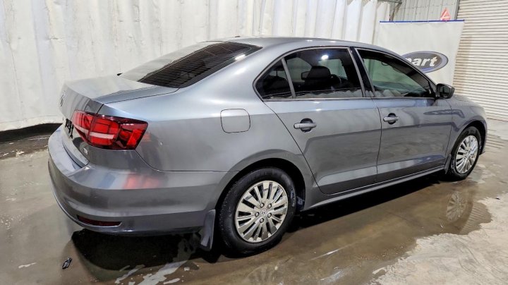 Volkswagen JETTA  2016