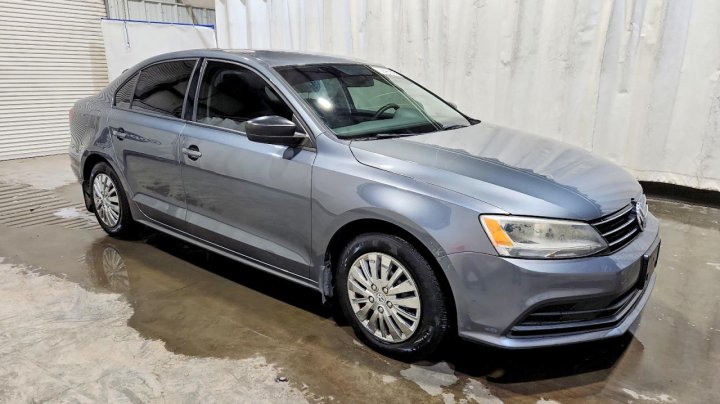 Volkswagen JETTA  2016