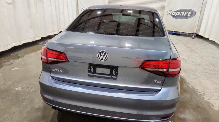 Volkswagen JETTA  2016